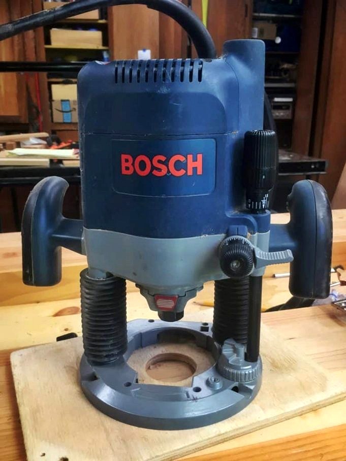 Bosch 1619EVS Plunge Router Review
